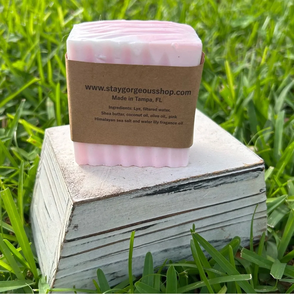 Handcrafted Pink Himalayan Sea Salt & Water Lily Shea Butter Soap - Picture 4 of 6